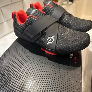Peloton Black and Red Altos Women’s Cycling Shoes